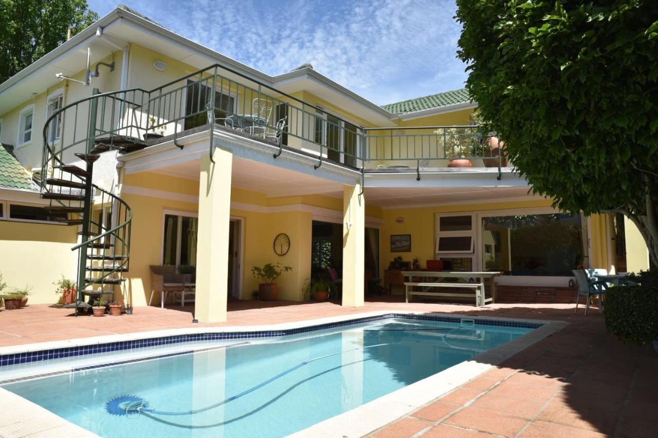 On Pinewood Guest House Ciudad del Cabo Exterior foto